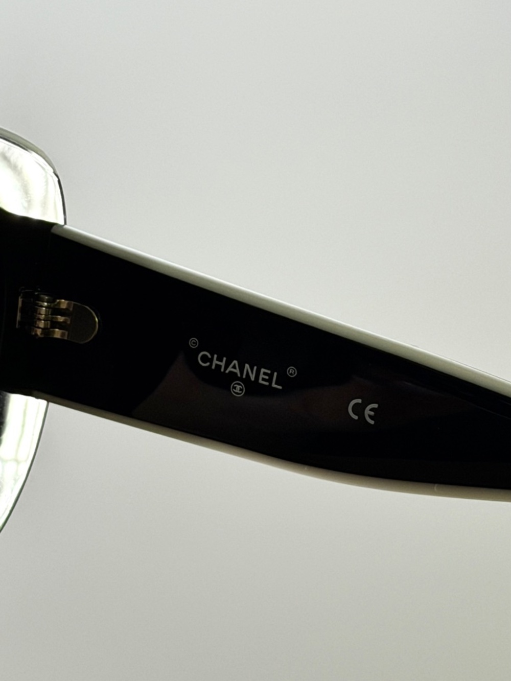 Chanel 71414 CC Logo Sunglasses – Black & White - Picture 7 of 13